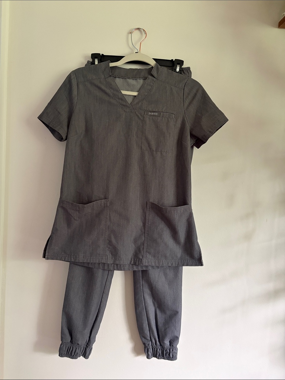 Jaanuu Scrub Set - Heather Gray